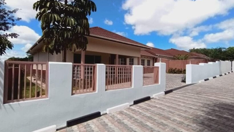 3-bedroom-apartment-for-rent-in-chudleigh-big-0