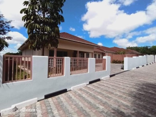 3-bedroom-apartment-for-rent-in-chudleigh