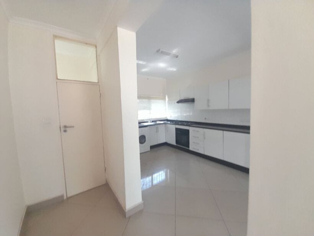 3-bedroom-apartment-for-rent-in-sunningdale-big-4