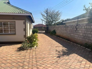 3-bedroom-flat-for-rent-in-ibex-hill