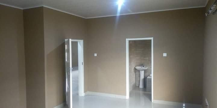 2-bedroom-flat-for-rent-in-chalala-big-2