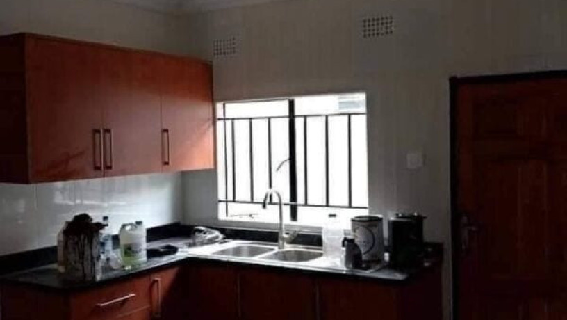 3-bedroom-flat-for-rent-in-chalala-big-8