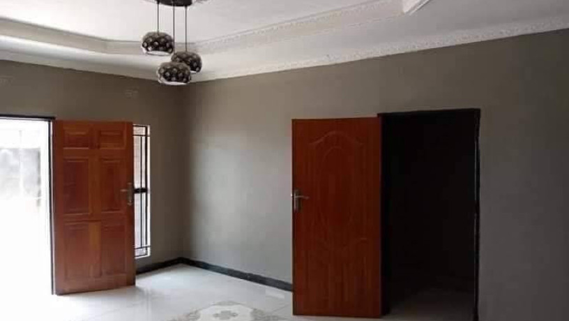 3-bedroom-flat-for-rent-in-chalala-big-7