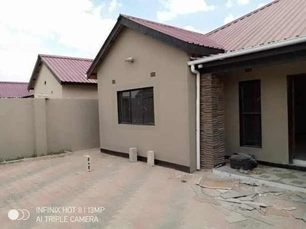 3-bedroom-flat-for-rent-in-chalala-big-1