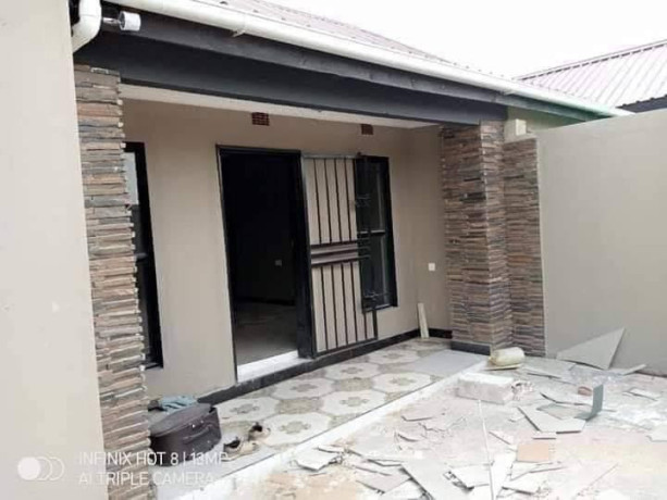 3-bedroom-flat-for-rent-in-chalala-big-2
