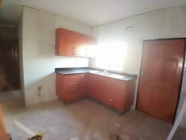 3-bedroom-flat-for-rent-in-chalala-big-5