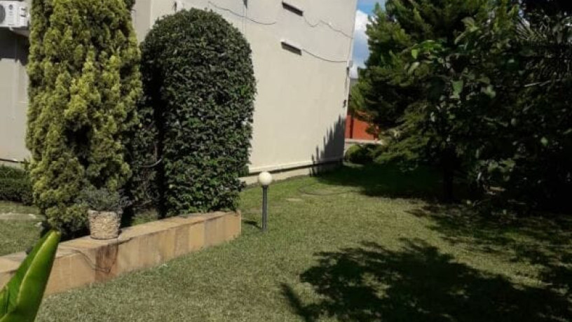 2-bedroom-apartment-for-rent-in-rhodes-park-big-2