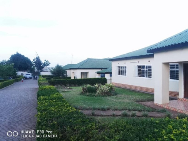 3-bedroom-flat-for-rent-in-chalala-big-3