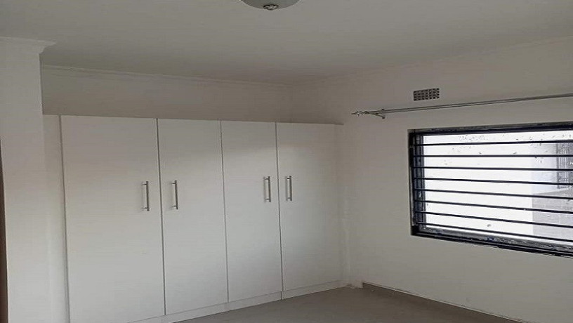 3-bedroom-flat-for-rent-in-lilayi-big-4