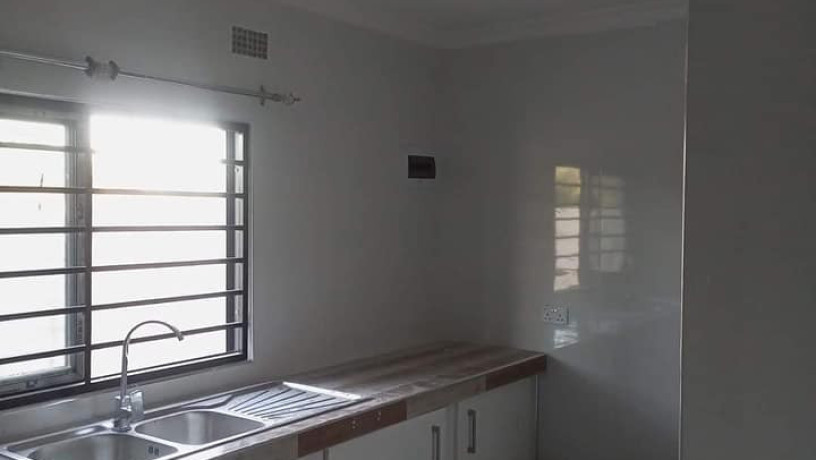 3-bedroom-flat-for-rent-in-lilayi-big-1