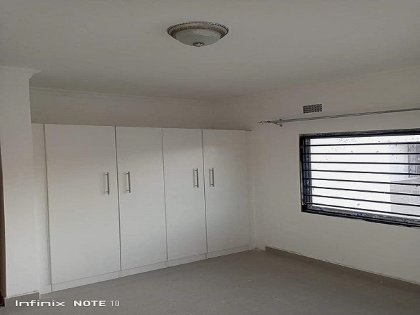 3-bedroom-flat-for-rent-in-lilayi-big-4