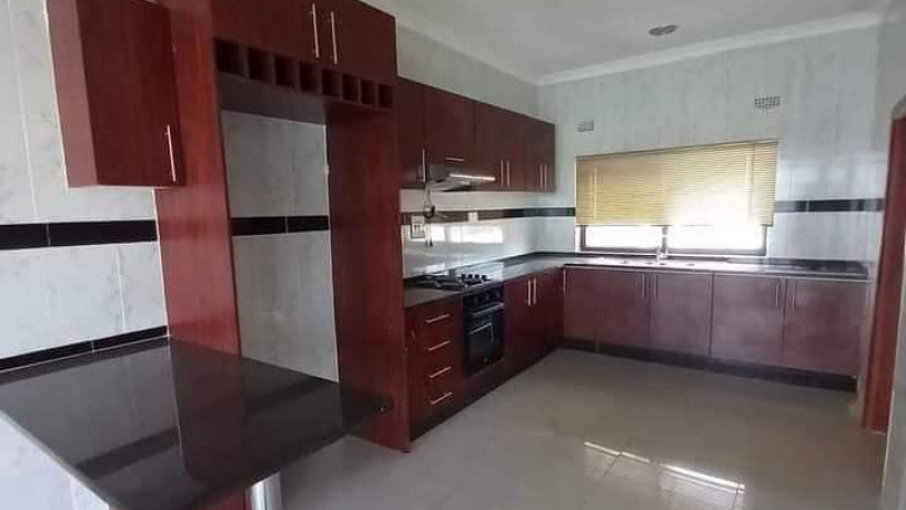 2-bedroom-flat-for-rent-in-chalala-big-6