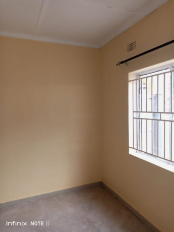 2-bedrooms-flat-for-rent-in-lilayi-big-5