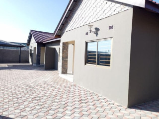 2-bedroom-flat-for-rent-in-chalala