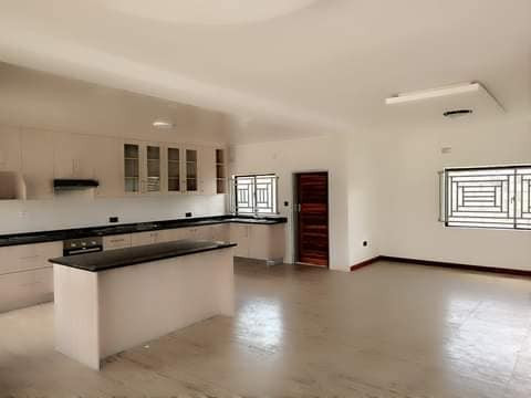 3-bedroom-apartment-for-rent-in-olympia-big-2