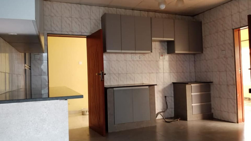 3-bedroom-flat-for-rent-in-chalala-big-5