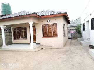 2 Bedroom Flat For Rent in Chalala