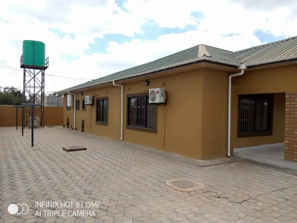 2-bedroom-flat-for-rent-in-chalala-big-4