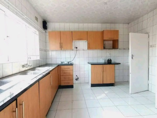 3 Bedroom Flat For Rent In Makeni Buckley