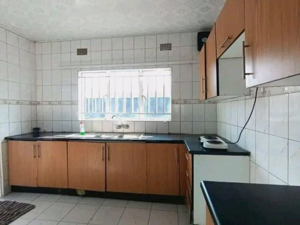 3-bedroom-flat-for-rent-in-makeni-buckley-big-3