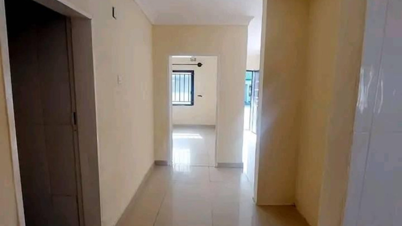 2-bedroom-flat-for-rent-in-silverest-big-4