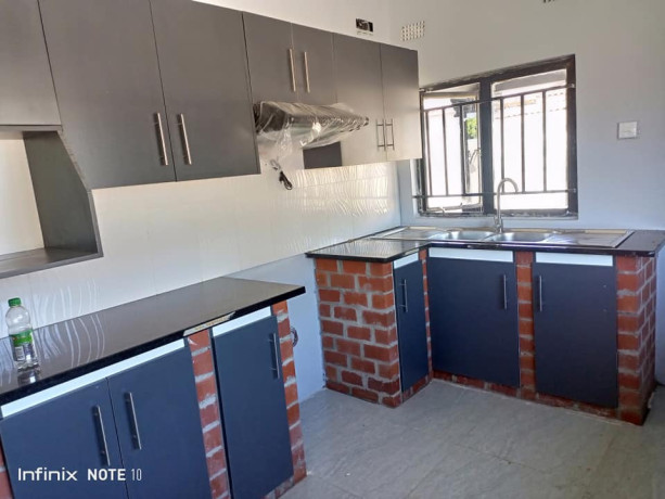 3-bedroom-flat-for-rent-in-chalala-big-7