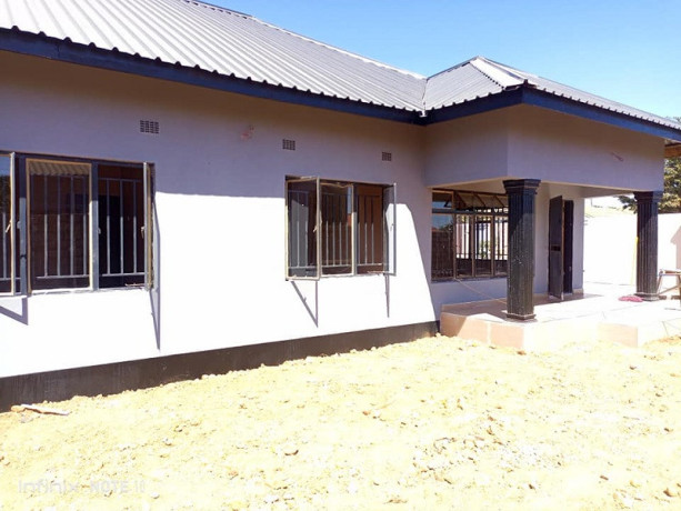 3-bedroom-flat-for-rent-in-chalala-big-6