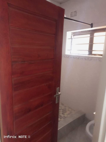 2-bedroom-flat-for-rent-in-chalala-big-4