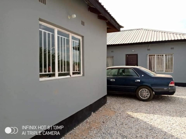 3-bedroom-flat-for-rent-in-chalala-big-6