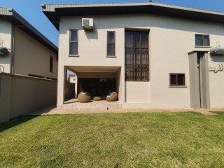 3-bedroom-apartment-for-rent-in-sunningdale