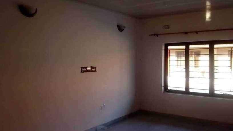 2-bedroom-flat-for-rent-in-chalala-big-5