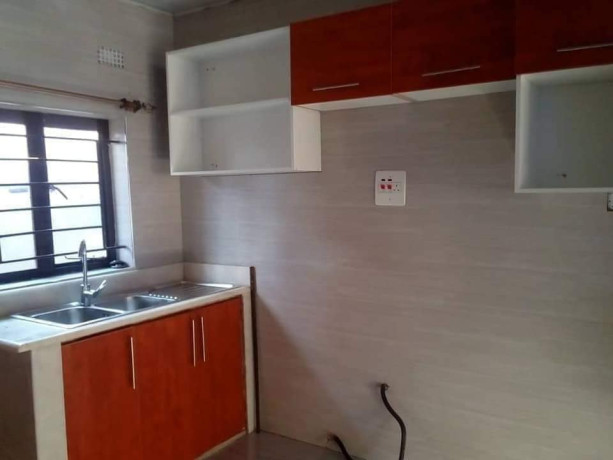 2-bedroom-flat-for-rent-in-chalala-big-4