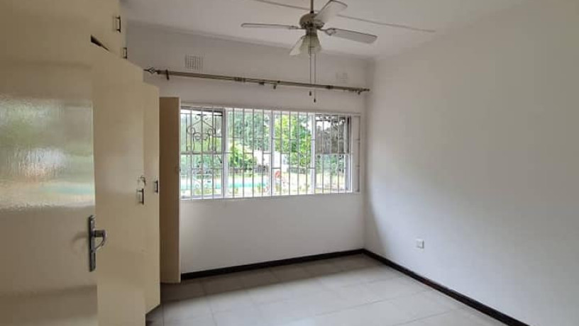 3-bedroom-flat-for-rent-in-kabulonga-big-9