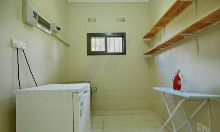 beautiful-4-bedroom-house-for-rent-in-leopards-hill-big-7