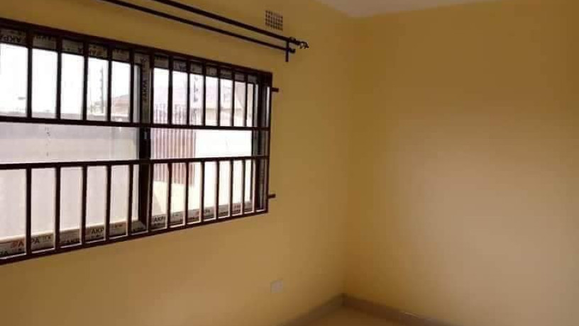 2-bedroom-flat-for-rent-in-chalala-big-5