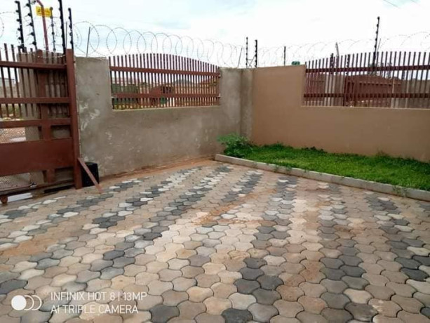 2-bedroom-flat-for-rent-in-chalala-big-7