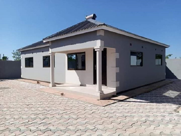 3-bedroom-flat-for-rent-in-chalala-big-3