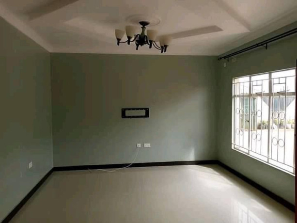 3-bedroom-flat-for-rent-in-lilayi-big-2