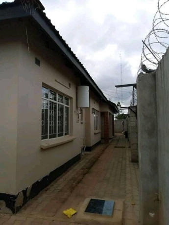 3-bedroom-flat-for-rent-in-lilayi-big-6