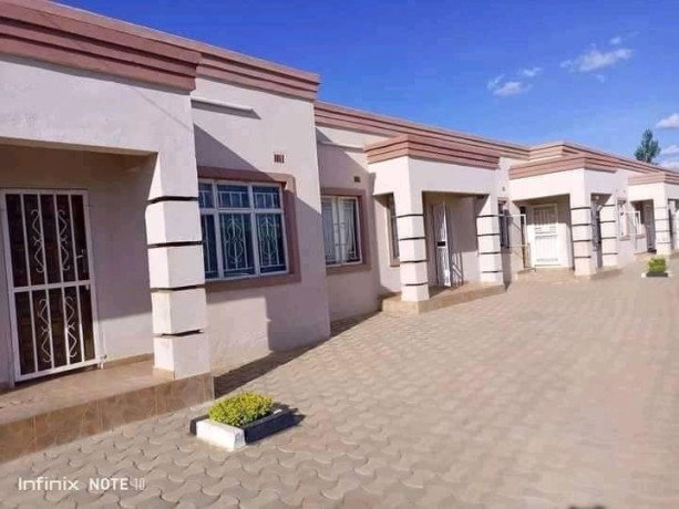 3-bedroom-flat-for-rent-in-chalala-big-0