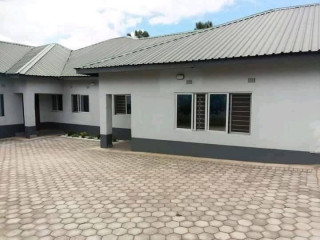 3 Bedroom Flat For Rent in Chainama