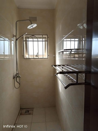 2-bedroom-flat-for-rent-in-chalala-big-3