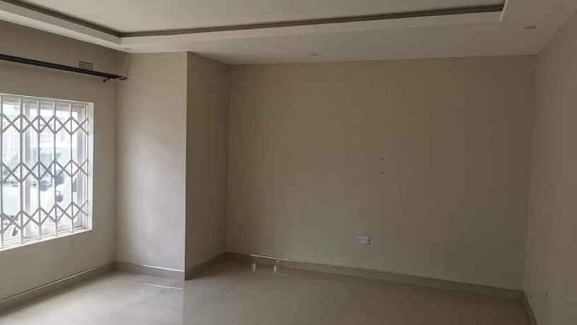 2-bedroom-flat-for-rent-in-chalala-big-3