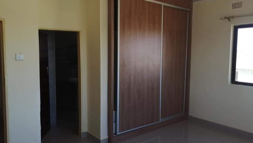 2-bedroom-flat-for-rent-in-ibex-hill-big-4