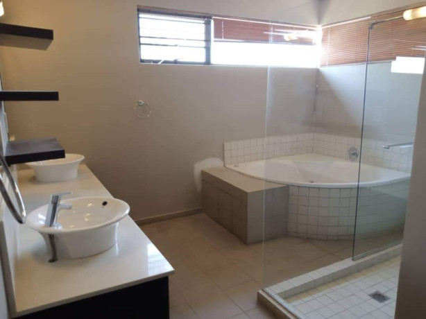 4-bedroom-house-for-rent-in-kalundu-big-3