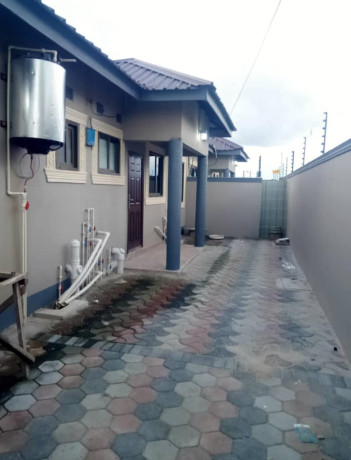 3-bedroom-flat-for-rent-in-chalala-big-3
