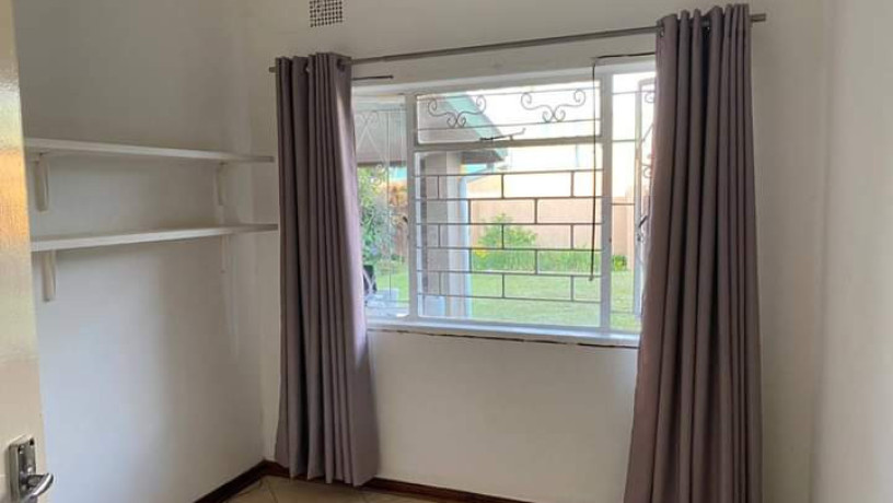 3-bedroom-flat-for-rent-in-kabulonga-big-7