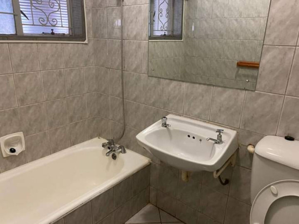 3-bedroom-flat-for-rent-in-kabulonga-big-6