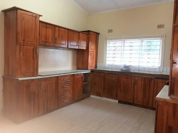 4-bedroom-house-for-rent-in-roma-big-2