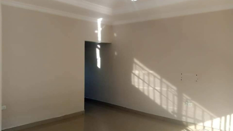 3-bedroom-flat-for-rent-in-chalala-big-5